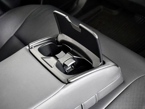 Used 2023 Toyota Crown Platinum image 43