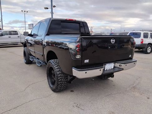 Used 2014 Nissan Titan SV w/ SV Value Truck Package image 7