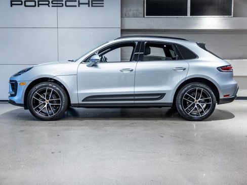 Certified 2025 Porsche Macan image 2