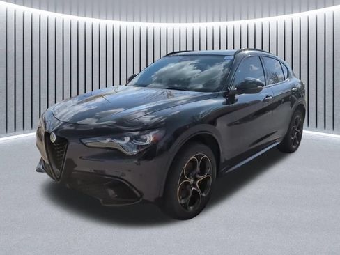 Used 2025 Alfa Romeo Stelvio Sprint AWD/4WD image 16