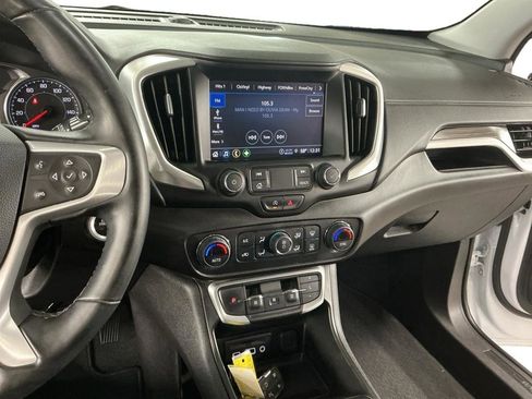 Used 2024 GMC Terrain SLT image 7
