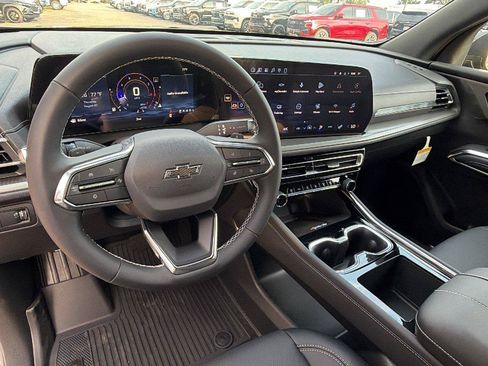 New 2027 Chevrolet Traverse LT w/ Midnight/Sport Edition FWD image 3