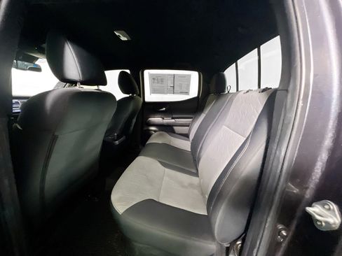 Used 2022 Toyota Tacoma TRD Off-Road RWD image 28