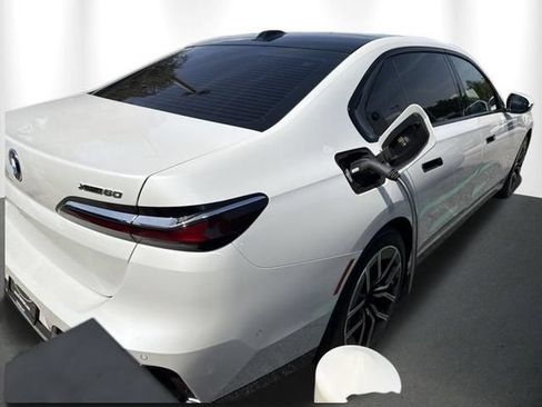 Certified 2025 BMW i7 xDrive60 AWD/4WD image 4