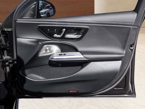 Used 2024 Mercedes-Benz E 350 4MATIC Sedan image 28