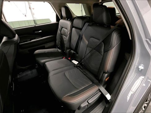 New 2025 Nissan Pathfinder Platinum w/ Lighting Package (N93) AWD/4WD image 11