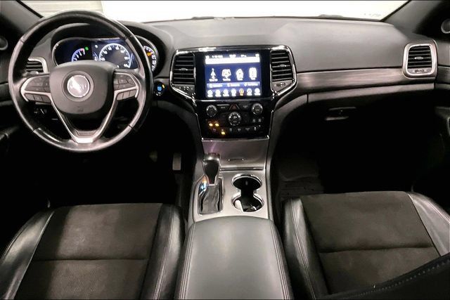 Used 2020 Jeep Grand Cherokee Altitude AWD/4WD image 18