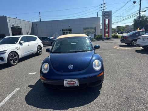 Used 2006 Volkswagen Beetle Convertible w/ Package 1 FWD image 2