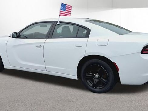 Used 2022 Dodge Charger SXT RWD image 6