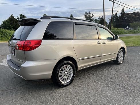Used 2008 Toyota Sienna XLE Limited AWD/4WD image 5