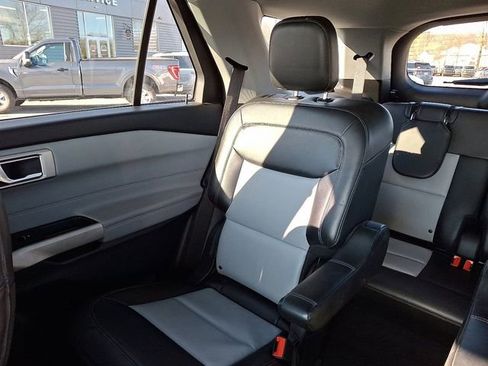Certified 2022 Ford Explorer XLT w/ Equipment Group 202A image 19