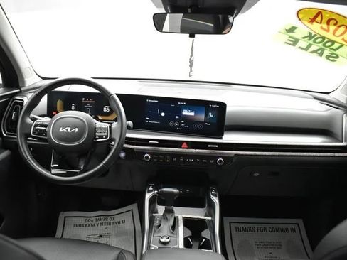 Used 2024 Kia Sorento S w/ Panoramic Sunroof Package FWD image 19