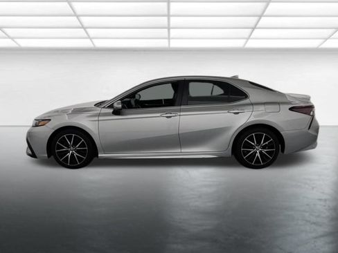 Used 2021 Toyota Camry SE FWD image 5