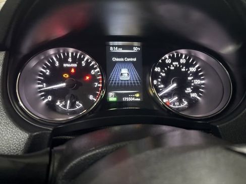 Used 2017 Nissan Rogue S image 18