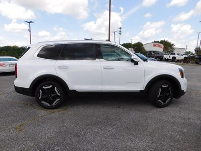 Used 2023 Kia Telluride S w/ S Sunroof Package