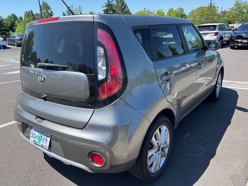 Used 2017 Kia Soul + FWD image 4