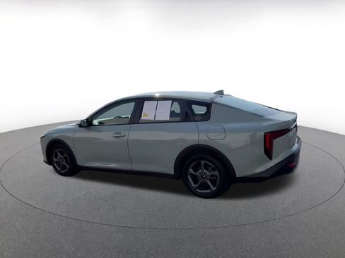 Used 2025 Kia K4 LXS image 11