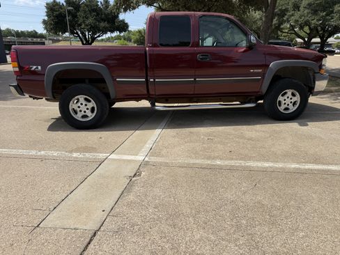Used 2001 Chevrolet Silverado 1500 LS w/ Off-Road Chassis Pkg AWD/4WD image 4