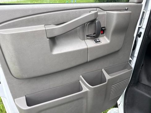 Used 2025 Chevrolet Express 2500 w/ Driver Convenience Package RWD image 9