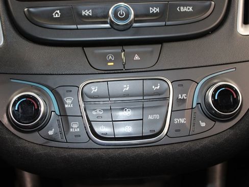 Used 2024 Chevrolet Malibu LT image 38