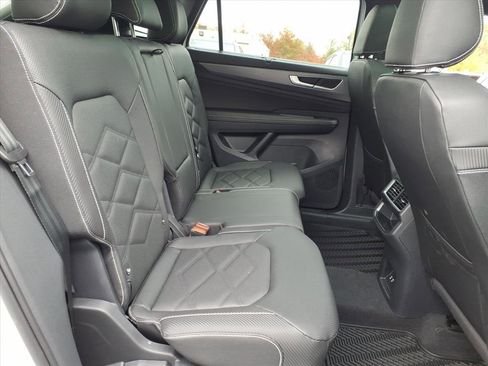 New 2026 Volkswagen Atlas Cross Sport SE image 7
