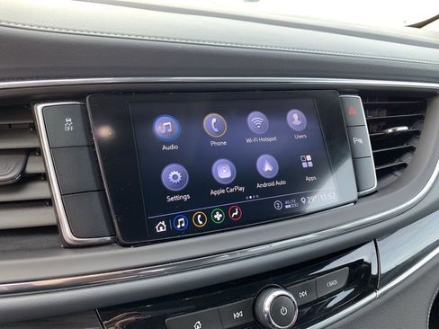 Used 2020 Buick Enclave Essence image 20