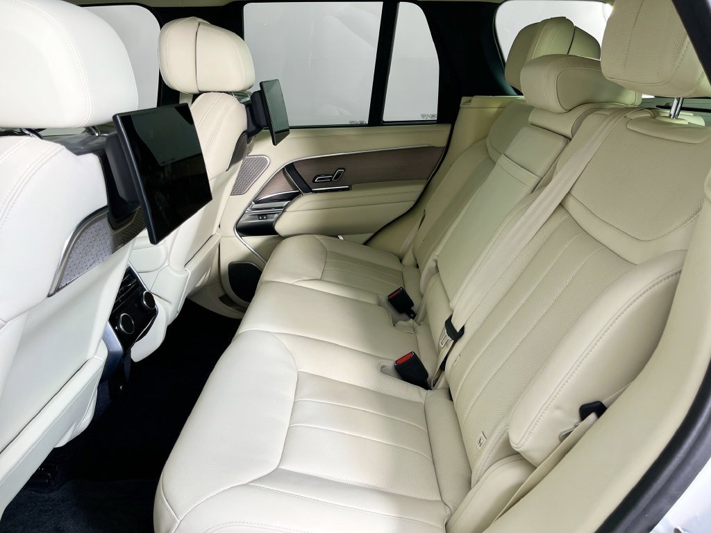 Used 2025 Land Rover Range Rover Autobiography AWD/4WD image 31