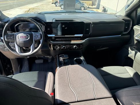 Used 2023 GMC Sierra 1500 Elevation image 15