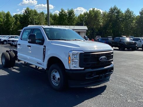 New 2026 Ford F350 XL AWD/4WD image 3