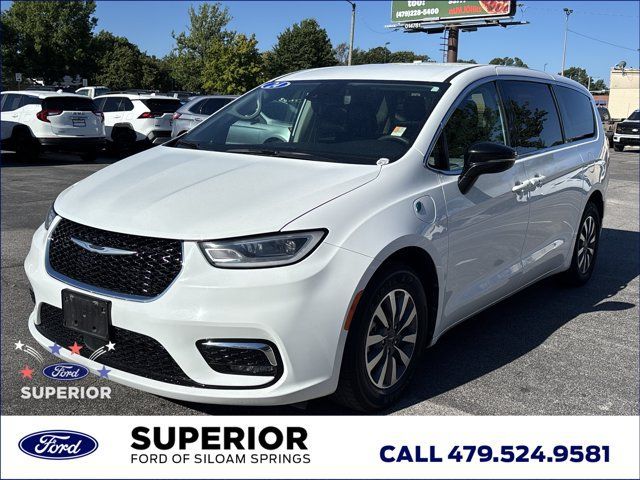 Used 2024 Chrysler Pacifica Limited FWD image 12