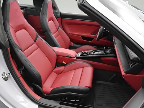Certified 2025 Porsche 911 Targa 4 GTS AWD/4WD image 13