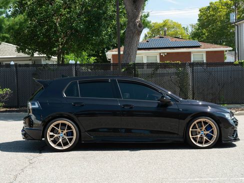 Used 2024 Volkswagen Golf R AWD/4WD image 8