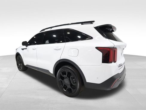 Used 2025 Kia Sorento SX image 2