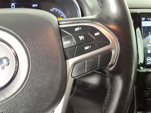 Used 2020 Jeep Grand Cherokee Limited image 16