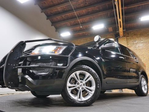 Used 2017 Ford Explorer 4WD Police Interceptor image 3