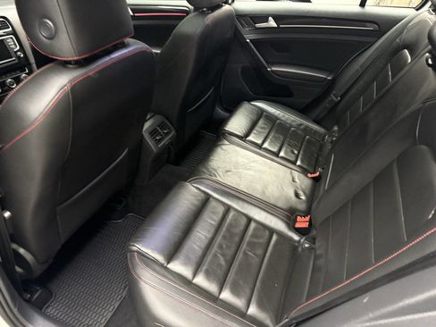Used 2016 Volkswagen GTI SE w/ Driver Assistance Package image 17