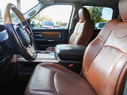 Used 2018 RAM 3500 Laramie Longhorn image 15