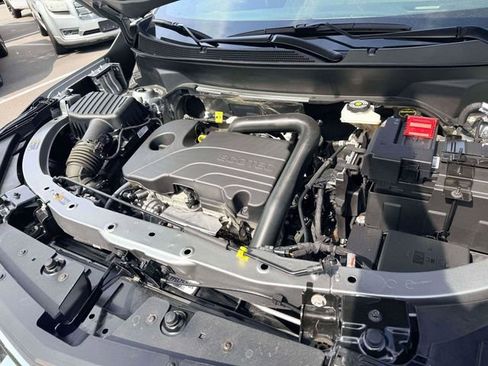 Used 2025 Chevrolet Equinox LT FWD image 18
