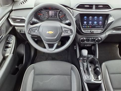 Used 2023 Chevrolet TrailBlazer LT w/ Convenience Package image 6