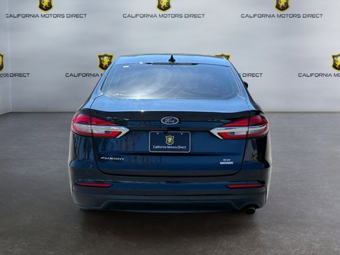 Used 2020 Ford Fusion SE image 4