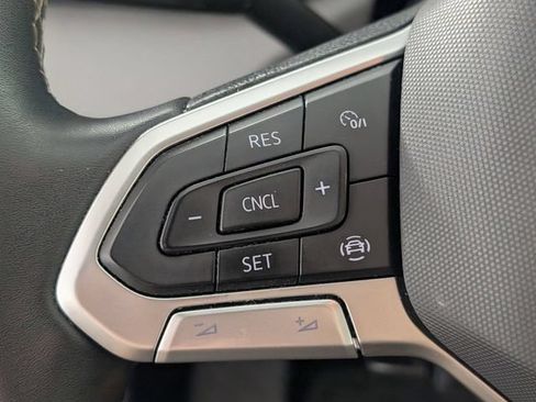 Used 2022 Volkswagen Taos SE AWD/4WD image 15