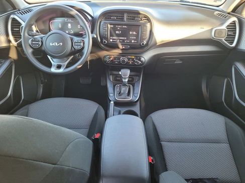 Used 2024 Kia Soul LX w/ Option Group 015 image 17