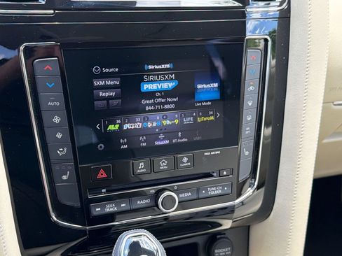 Used 2021 INFINITI QX80 Luxe w/ All-Season Package RWD image 22
