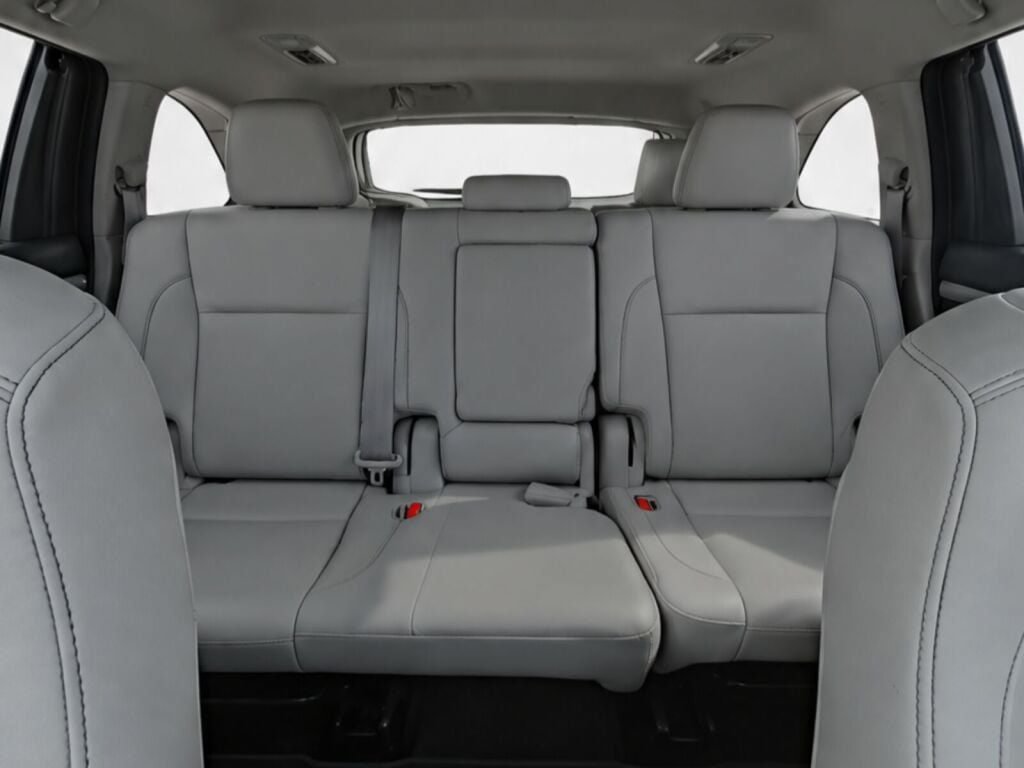 Used 2019 Toyota Highlander XLE AWD/4WD image 18