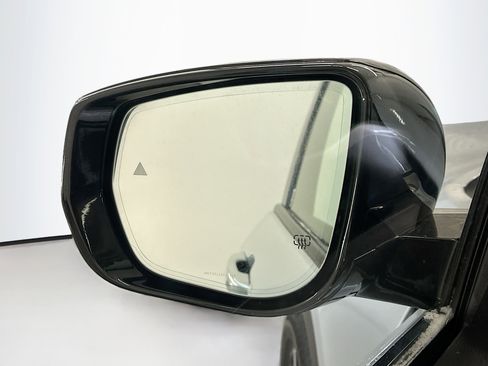 Used 2024 Jeep Grand Cherokee L Limited w/ Luxury Tech Group II image 16