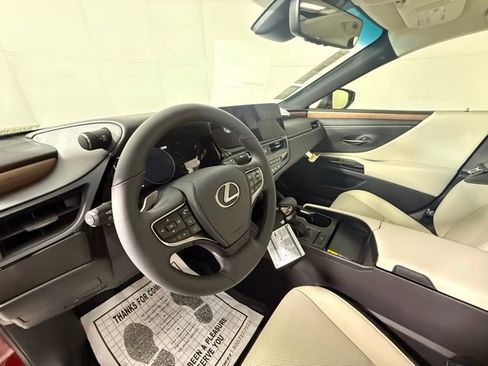 New 2025 Lexus ES 350 w/ Premium Package image 6