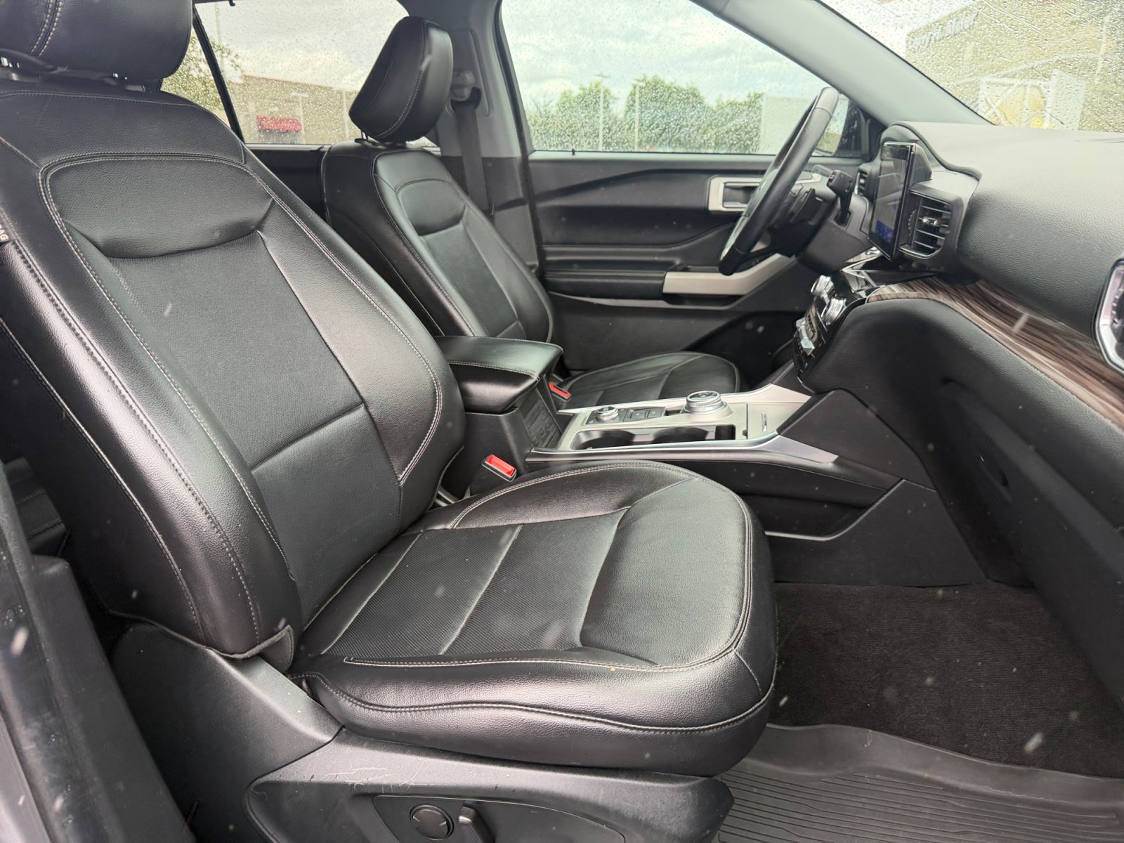 Used 2021 Ford Explorer Limited w/ Equipment Group 301A AWD/4WD image 30