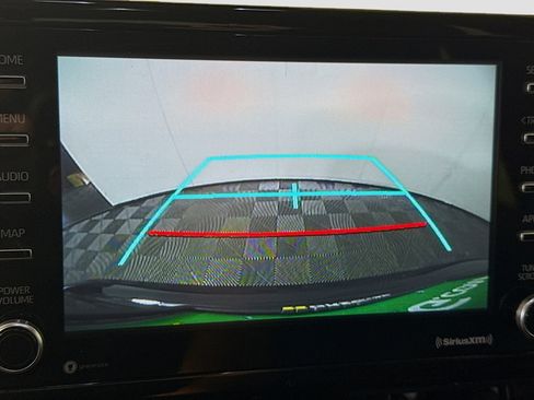 Used 2021 Toyota Corolla LE image 19