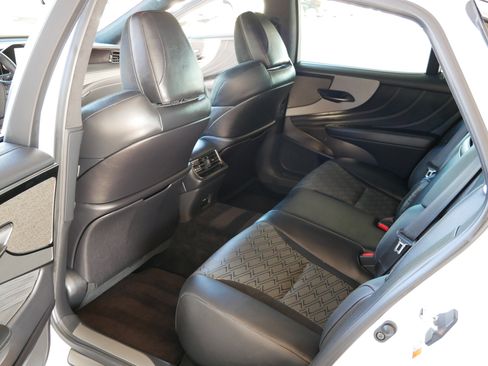 Used 2024 Lexus LS 500 F Sport image 22