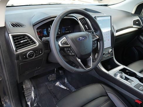 Used 2024 Ford Edge SEL w/ Convenience Package image 11